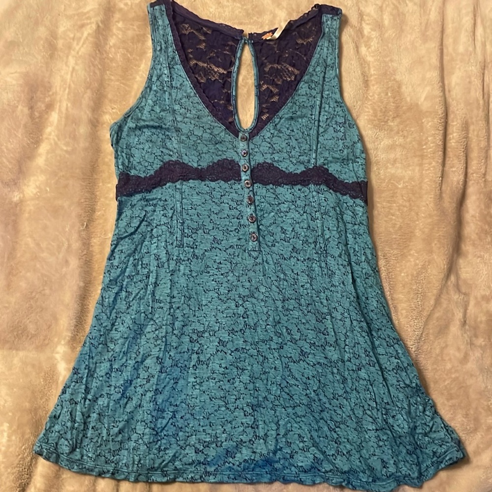 Free People women’s blue lace tank top